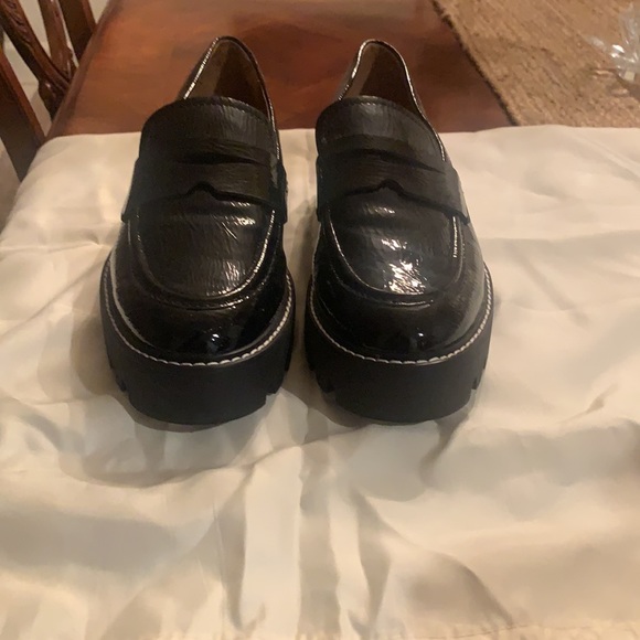 Never worn Franco sarto shoes size 10 . - Picture 3 of 3